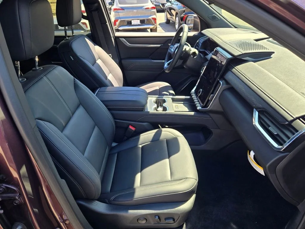 2025 GMC Acadia Elevation - Photo 16