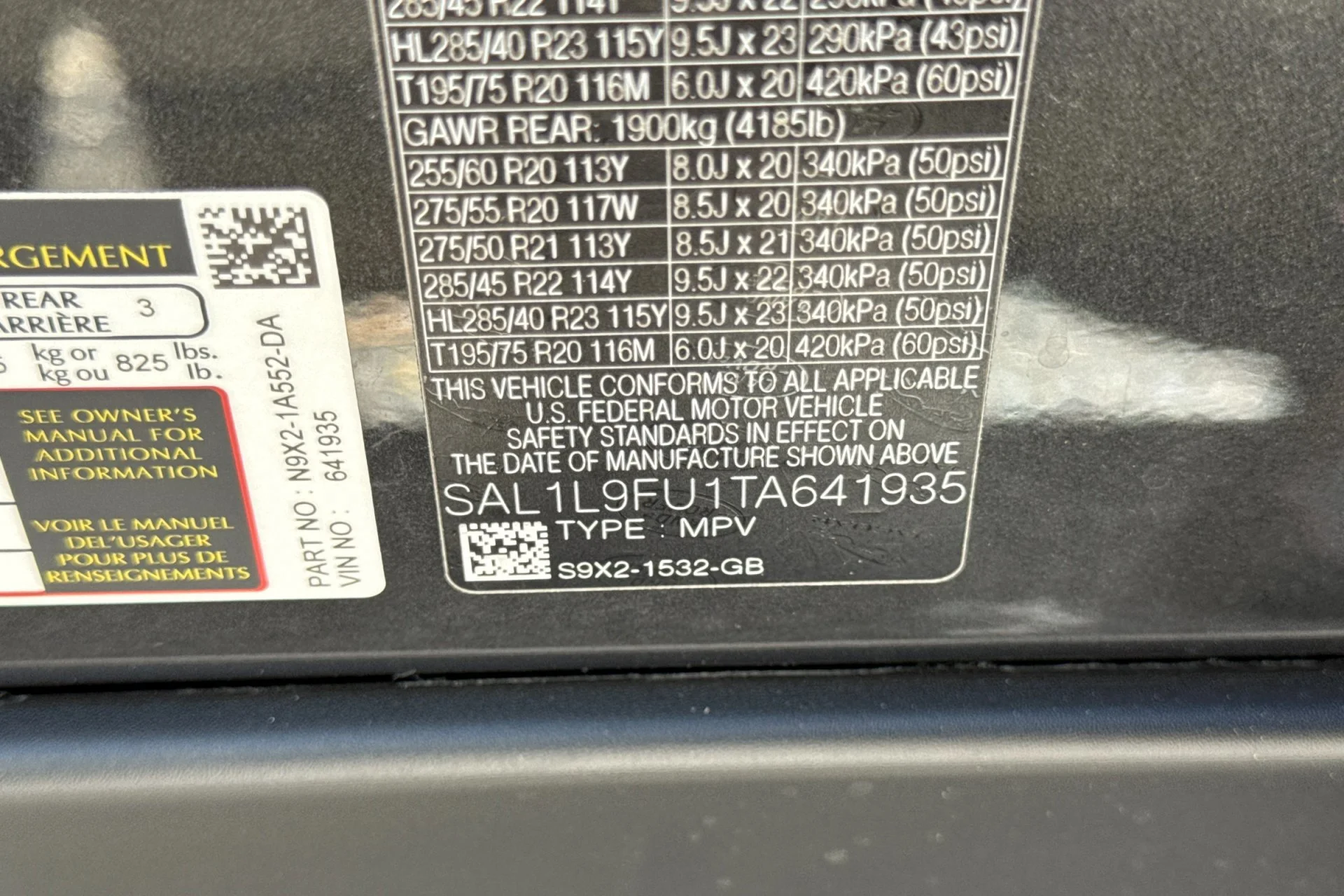 New 2026 Carpathian Grey Land Rover Dynamic SE image 28