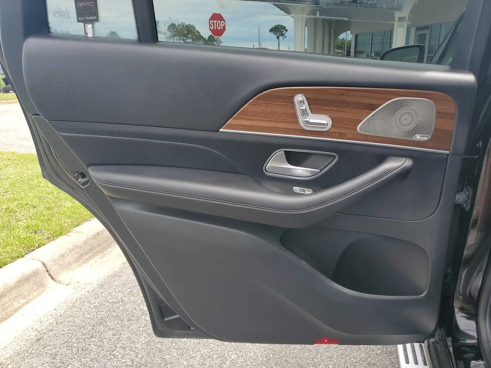 Used 2024  Mercedes-Benz GLS 450 image 22