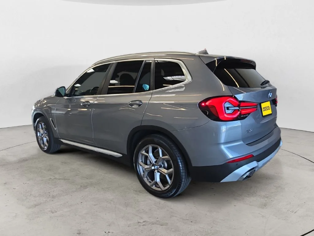 Used 2023 Gray BMW xDrive30i image 11