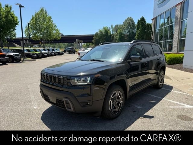 New 2026 Diamond Black Crystal Pearl-Coat Exterior Paint Jeep Limited image 2