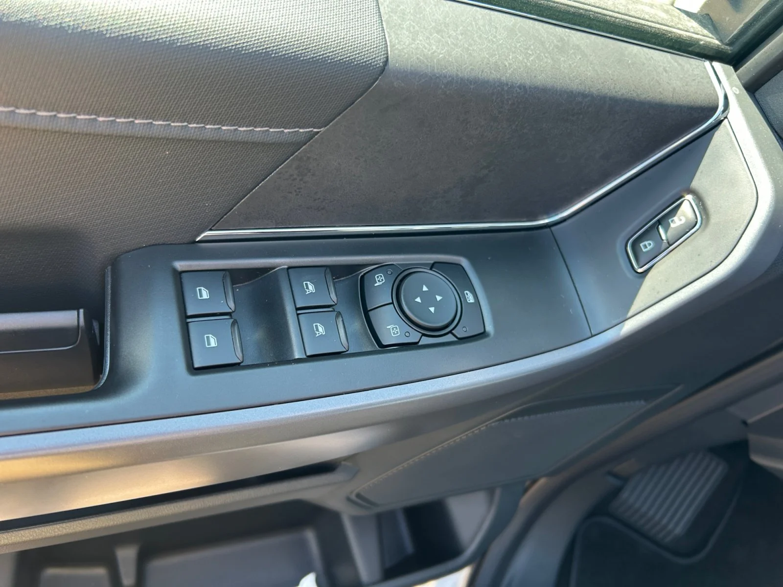 New 2026 Oxford White Ford XLT image 17