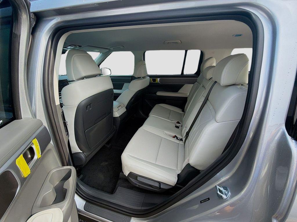 New 2026 Shimmering Silver Hyundai SEL FWD image 17