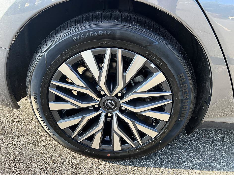 Certified Used 2025 Gun Metallic Nissan SV image 11