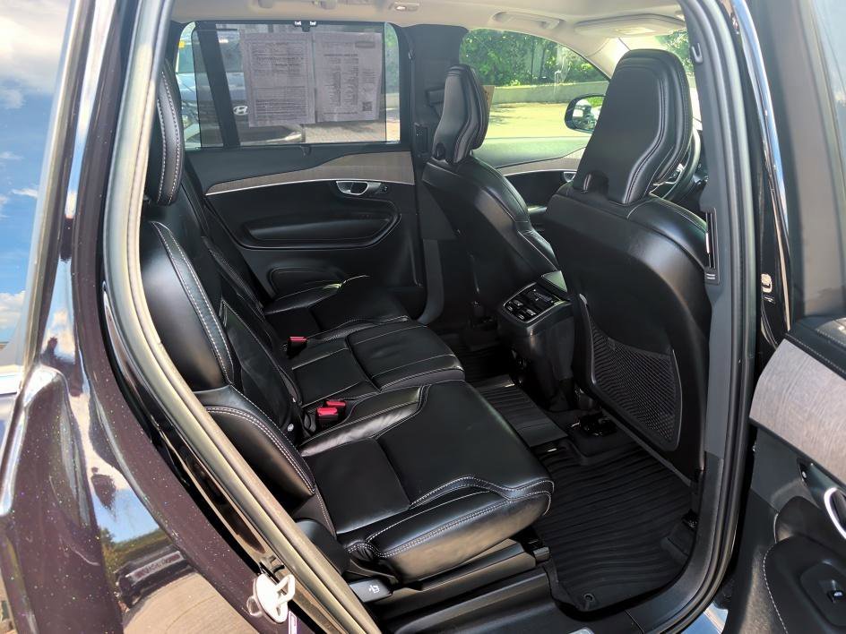 Used 2023 Onyx Black Metallic Volvo Ultimate image 13