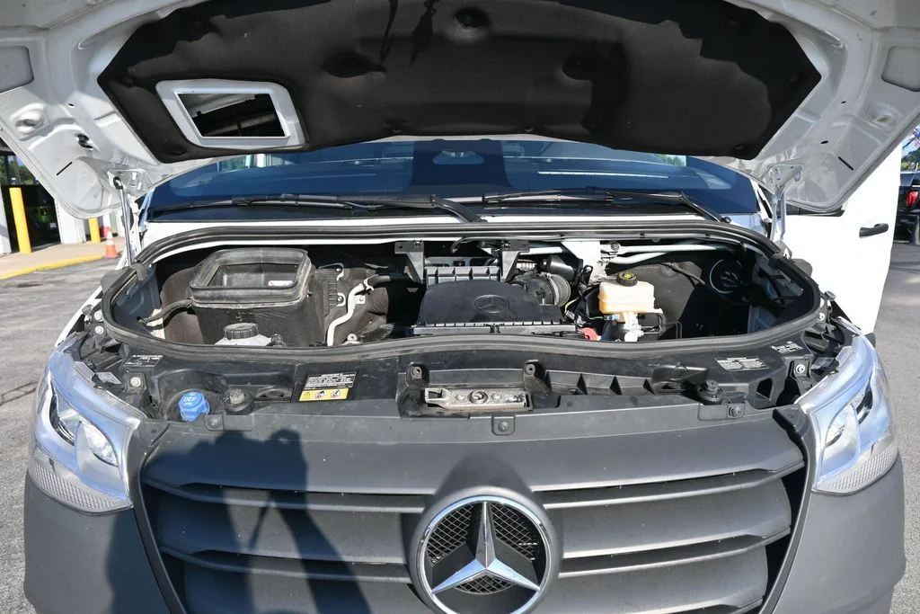 Used 2025 White Mercedes-Benz Cargo 144 WB image 25