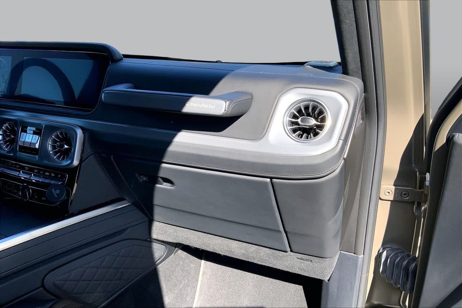 Used 2022 MANUFAKTUR Mystic Brown Metallic Mercedes-Benz G 550 image 19