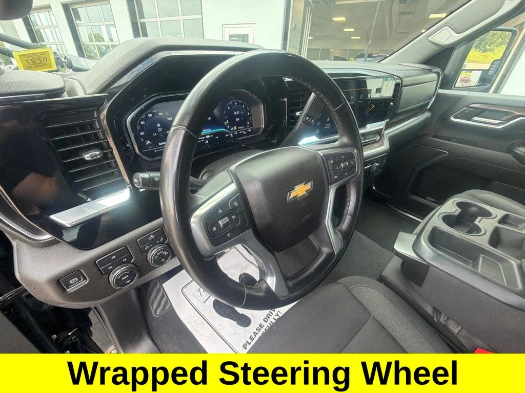 Used 2024 Black Chevrolet LT image 17