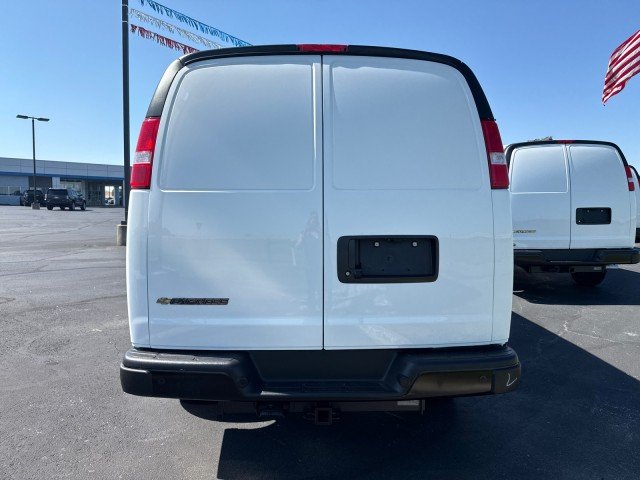 2025 Chevrolet Express Cargo Work Van - Photo 11