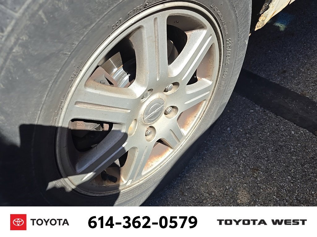 Used 2012 White Chrysler Touring image 10