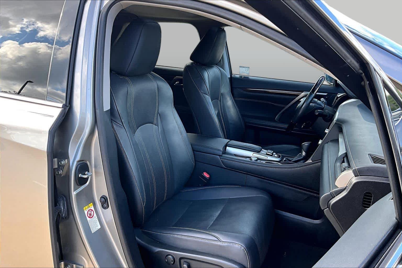 Used 2018 Atomic Silver Lexus  image 9
