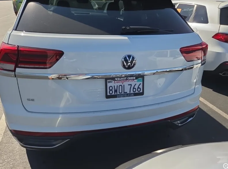 Used 2021 White Volkswagen 2.0T SE w/Technology image 3