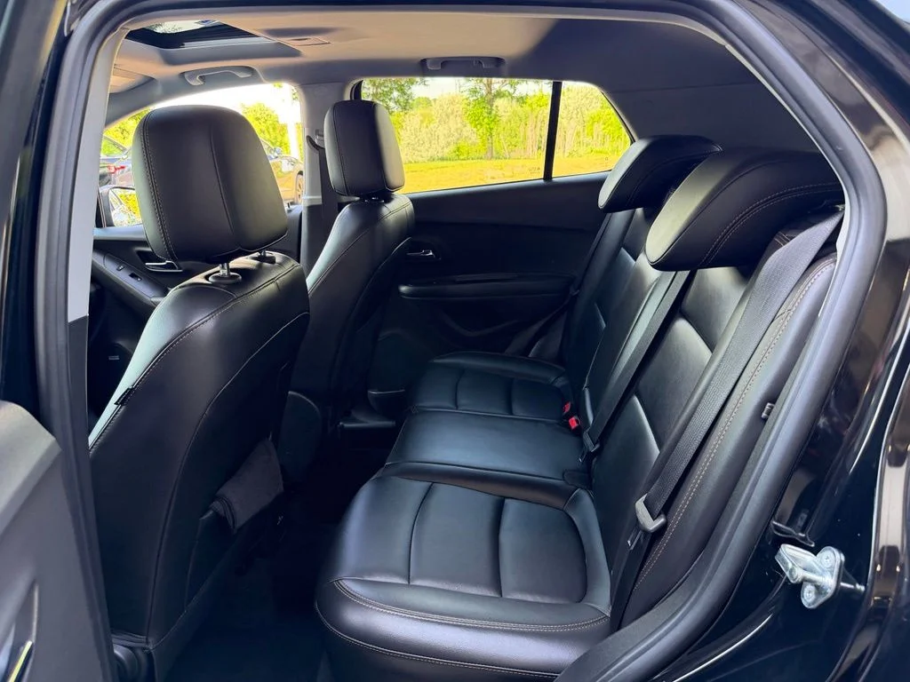Used 2018 Black Chevrolet Premier image 22