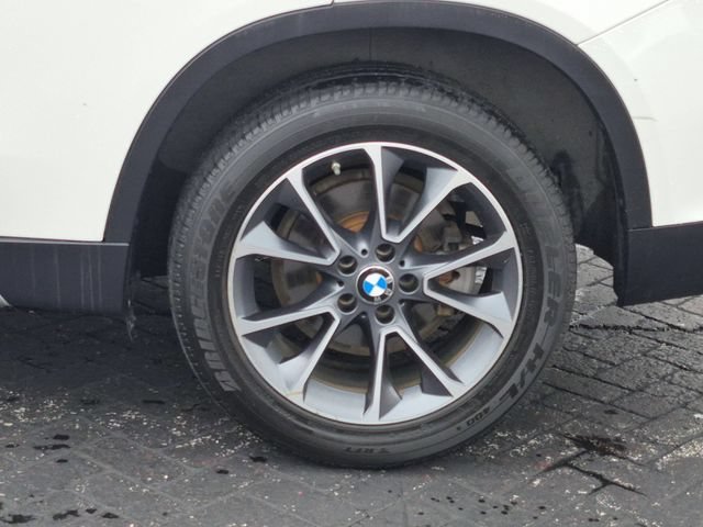 Used 2019 Black BMW M550i xDrive image 31