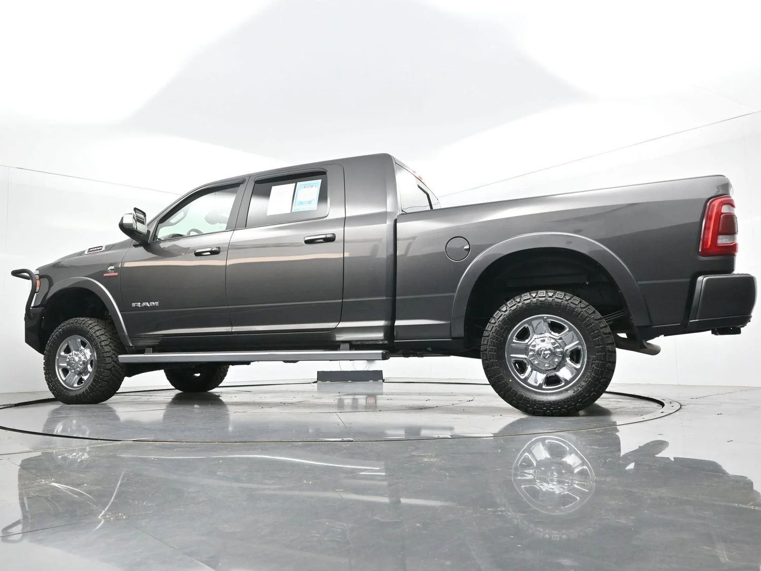 Used 2022 Granite Crystal Metallic Clearcoat Ram Laramie image 51