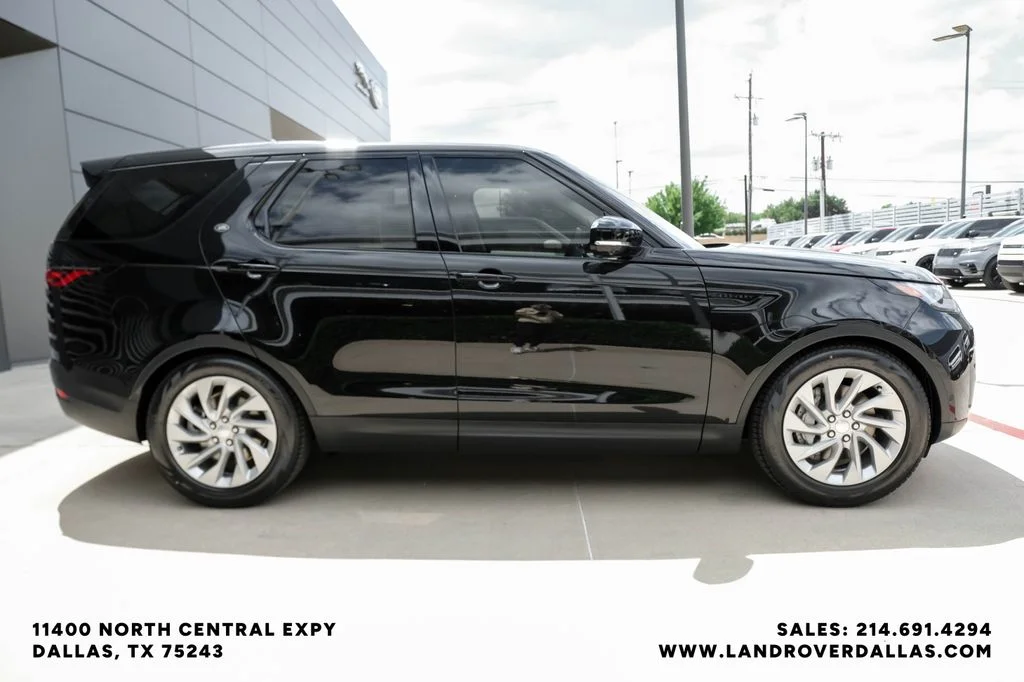New 2026 Santorini Black Metallic Land Rover S image 6