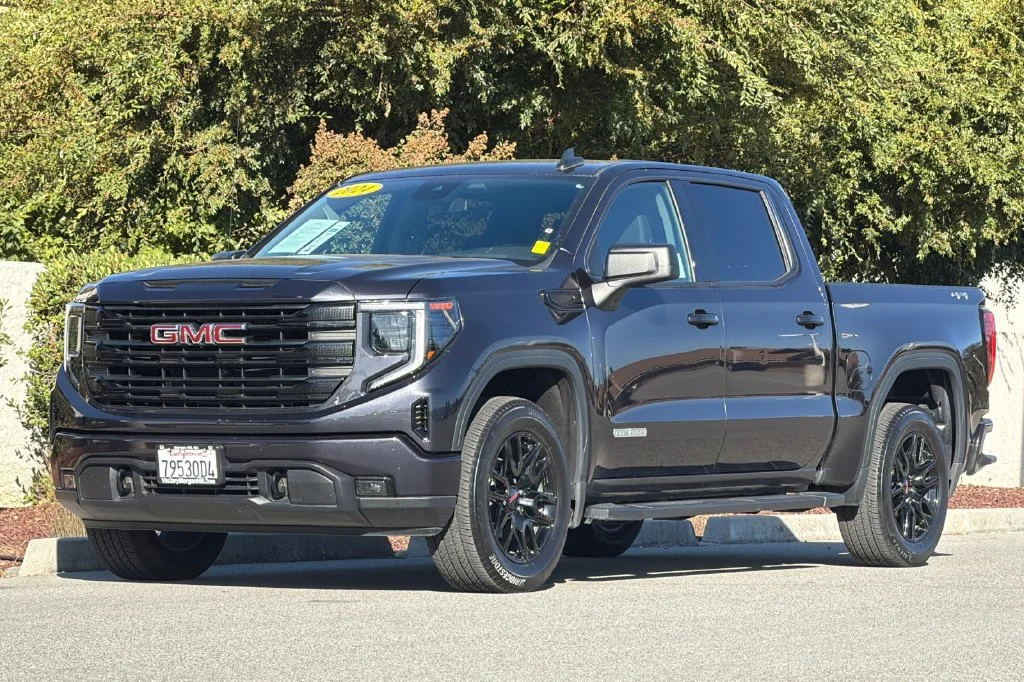Used 2024 Titanium Rush Metallic GMC Elevation image 8