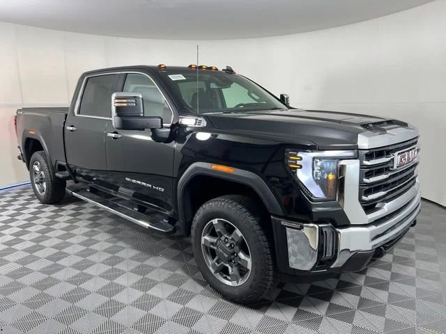 2026 GMC Sierra 4WD Crew Cab Standard Box SLT's photo