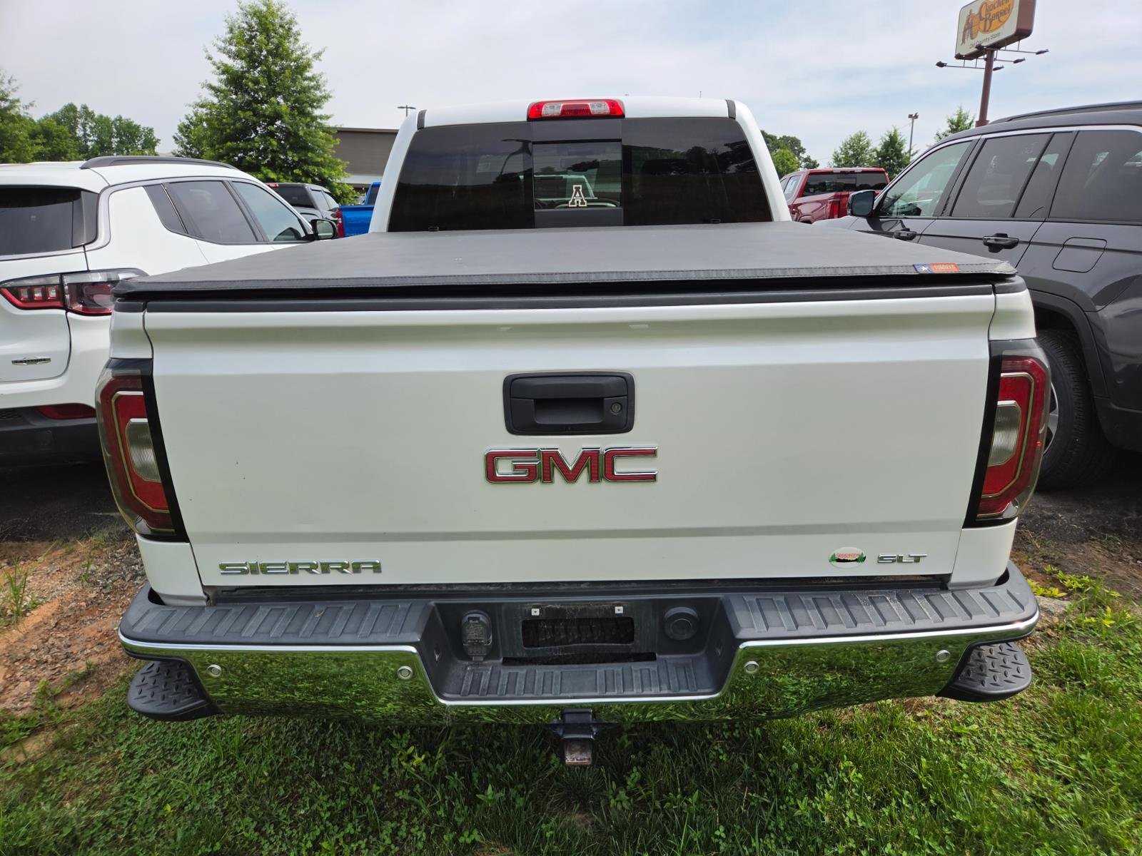 Used 2018 WHITE FROST TRICOAT GMC SLT image 7