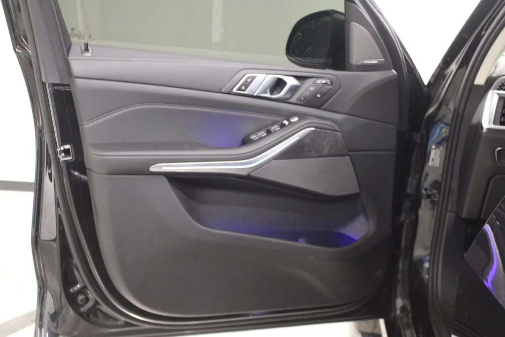 Used 2024 Black BMW xDrive40i image 16