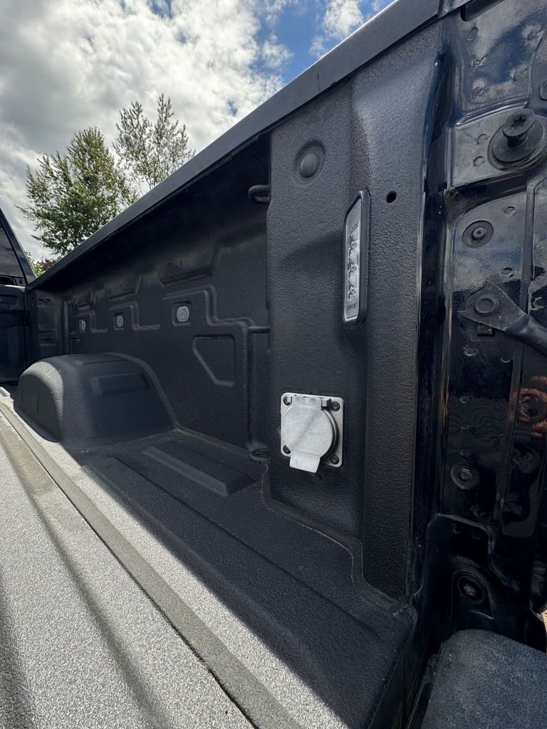 Used 2022 Ebony Twilight Metallic GMC Denali image 10