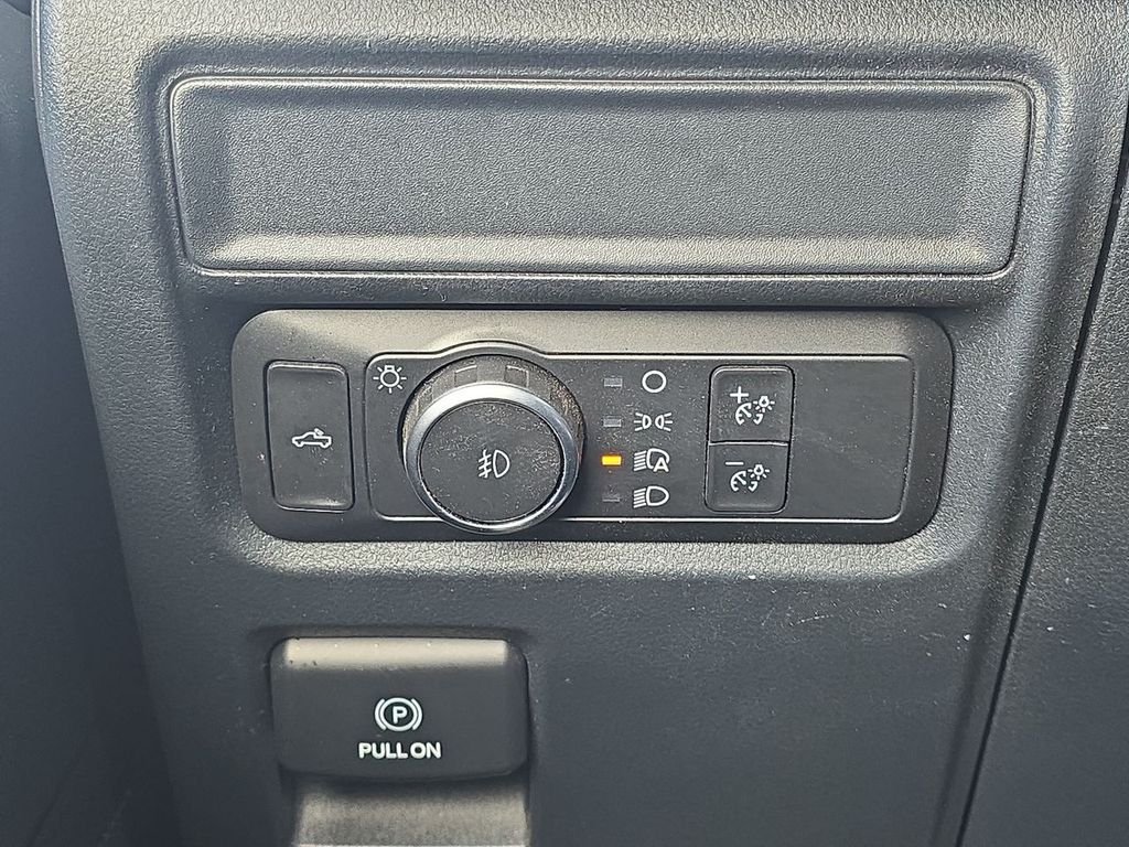Used 2022 Silver Ford XL image 18
