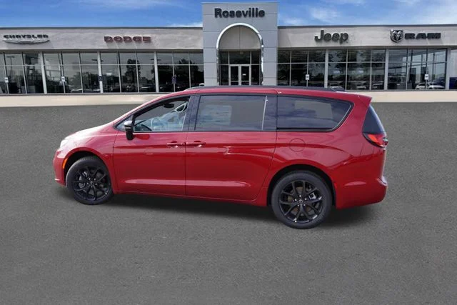 New 2026 Red Hot Pearl-Coat Exterior Paint Chrysler Select image 7