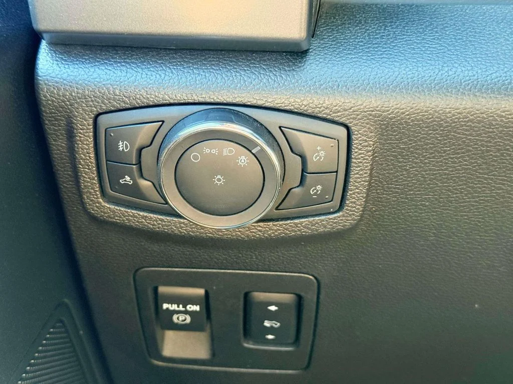 Used 2019 Black Ford XLT image 17