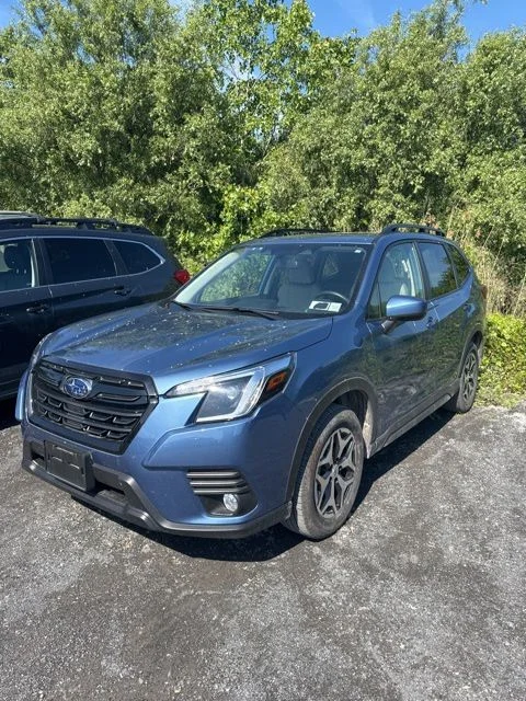 2023 Subaru Forester Premium's photo