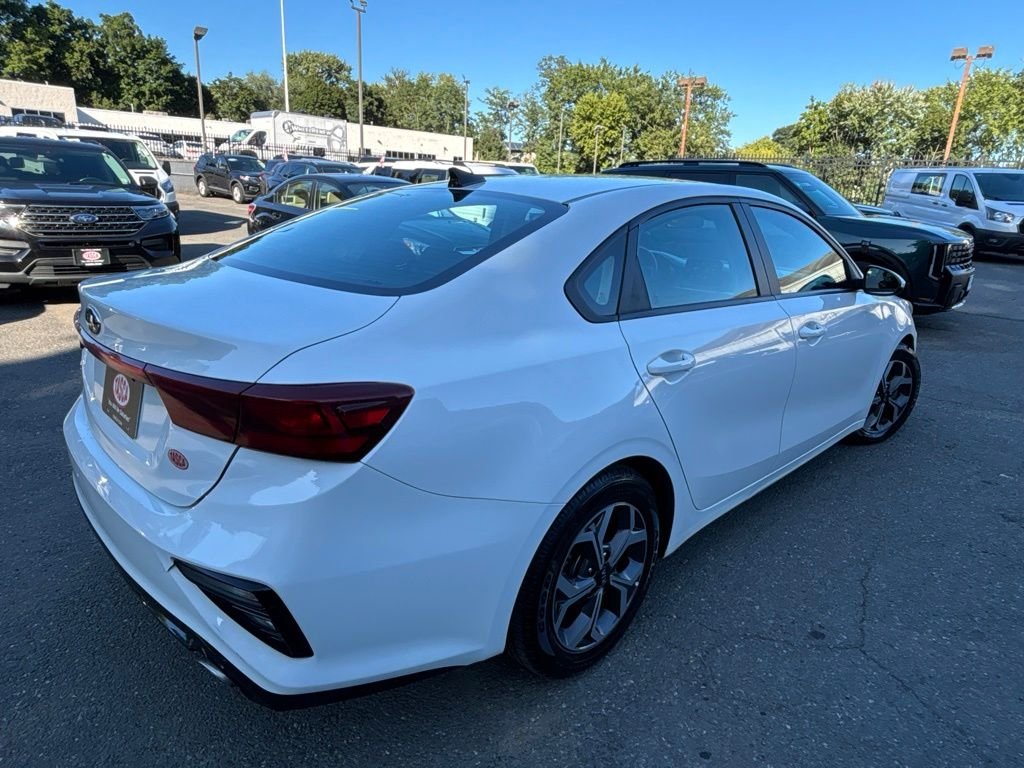 Used 2021 White Kia LXS image 6
