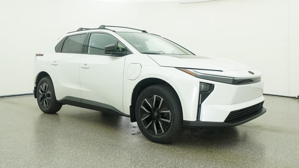 New 2026 Wind Chill Pearl Toyota XLE image 9
