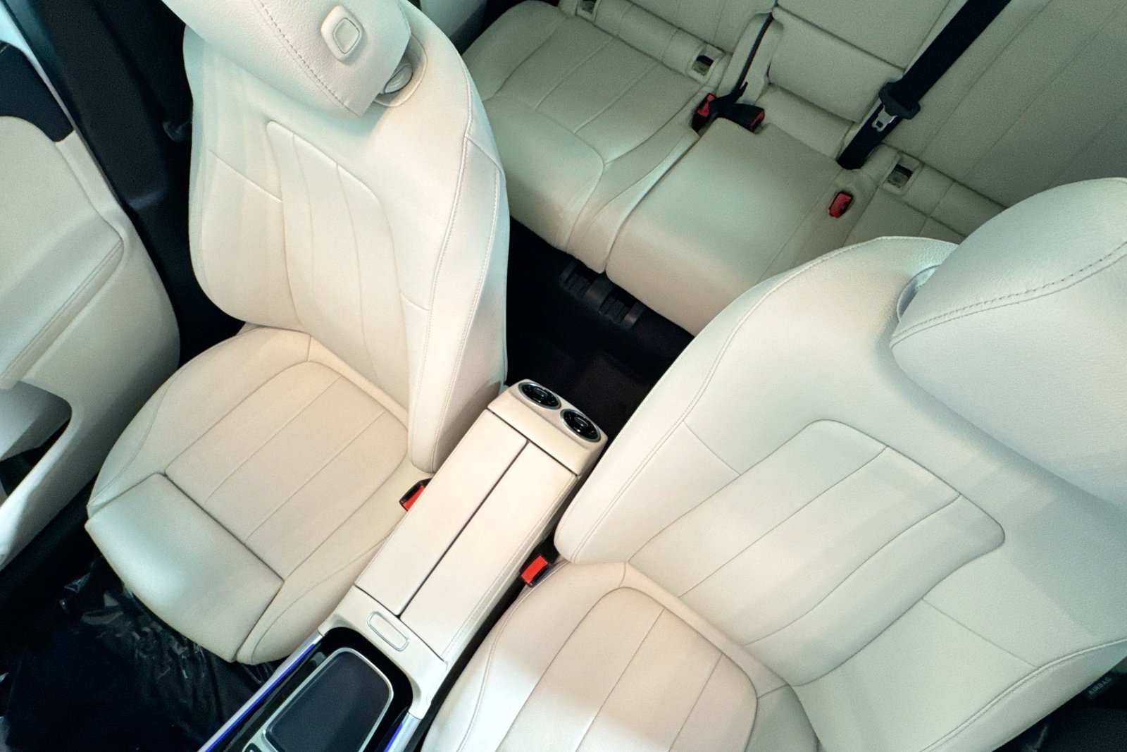 New 2026 Polar White Mercedes-Benz GLB 250 image 19