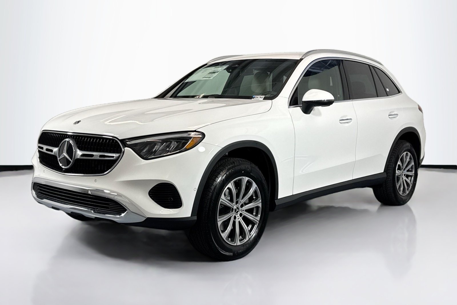 New 2026 Polar White Mercedes-Benz GLC 300 image 1