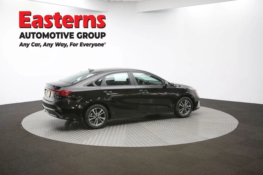 Used 2022 Black Kia LXS image 39