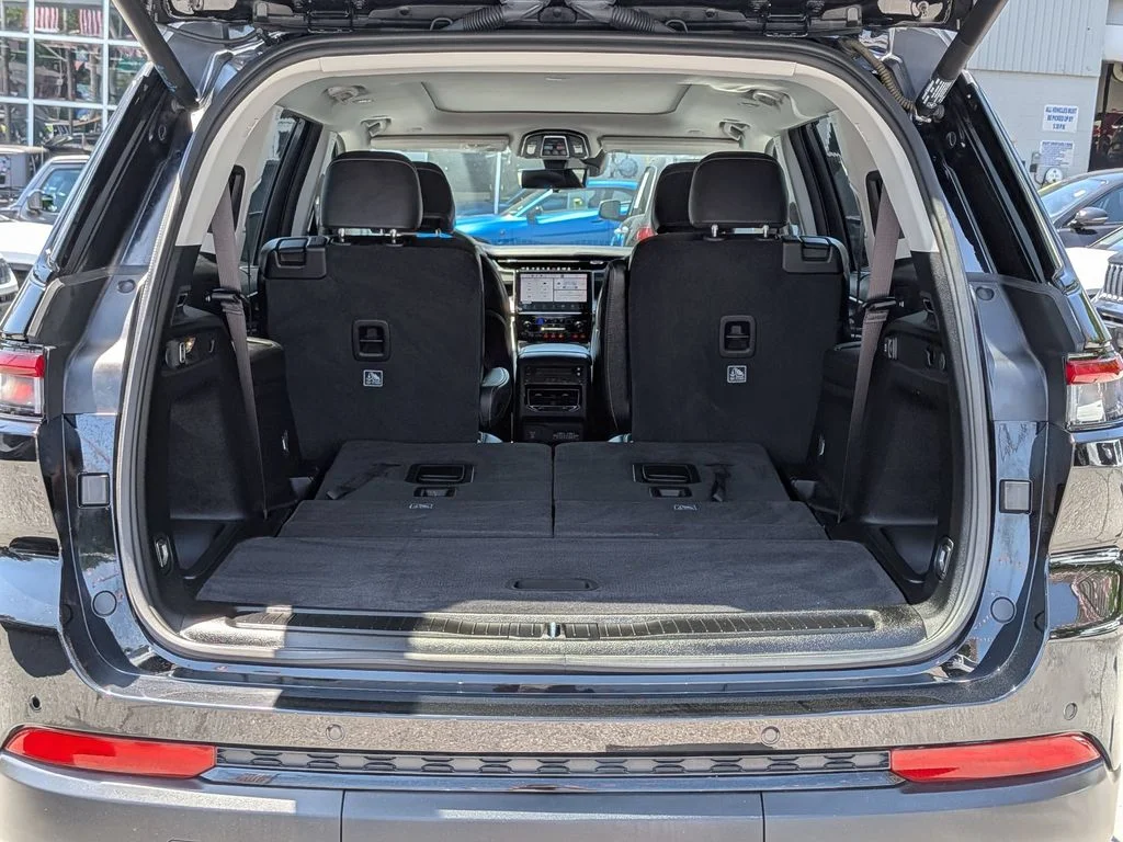 Used 2023 Black Jeep Limited image 8