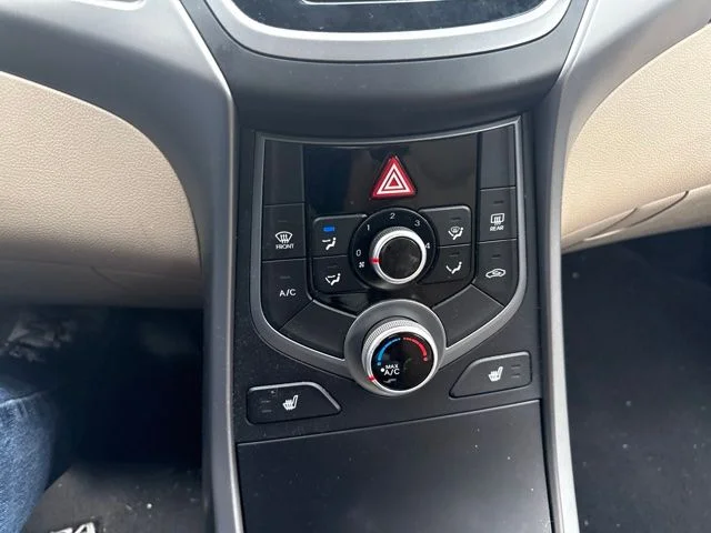 Used 2014 Red Hyundai SE image 20