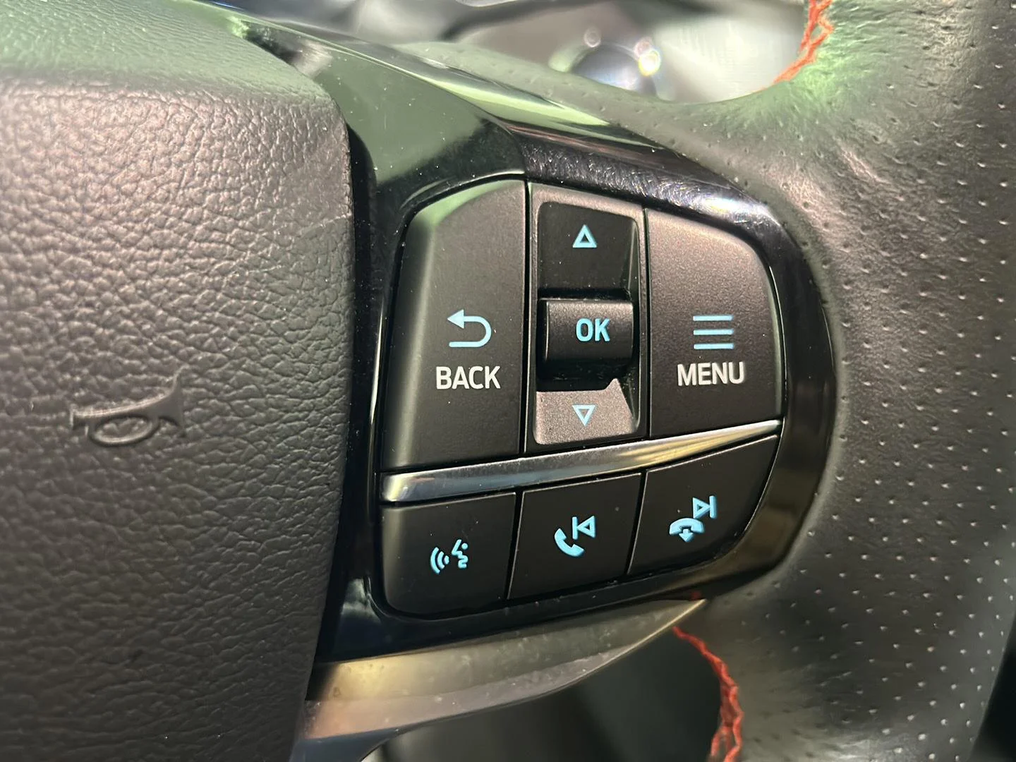 Used 2025 Star White Metallic Tri-Coat Ford ST-Line image 23