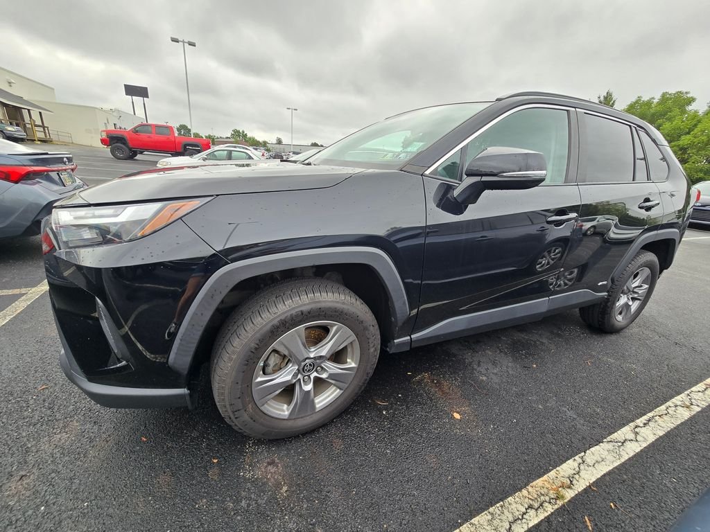 Used 2022 Black Toyota XLE image 4