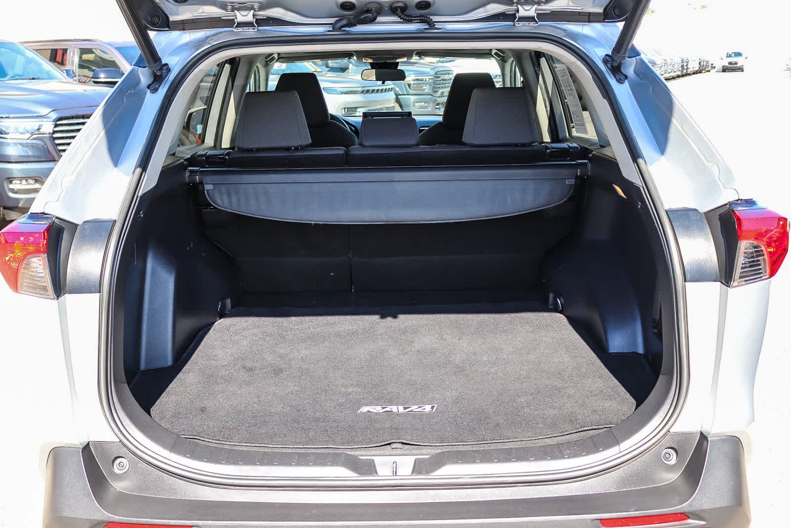 Used 2021 Silver Sky Metallic Toyota XLE image 26