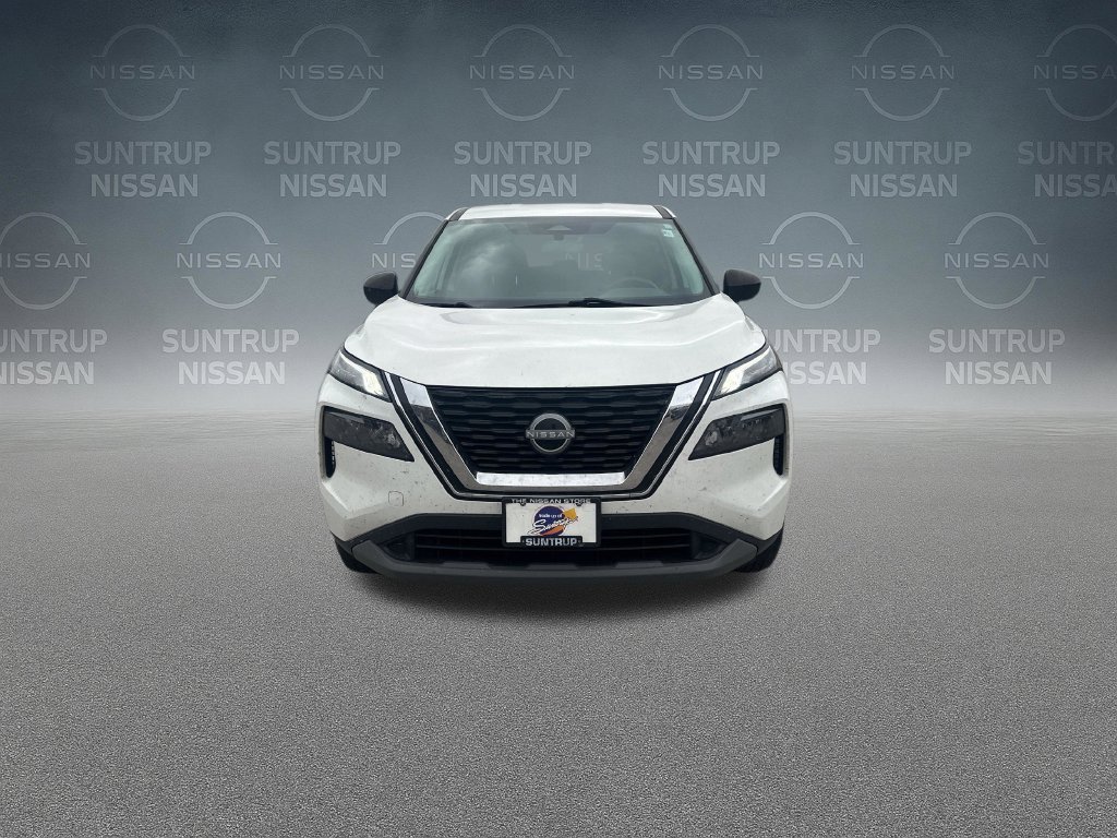 Used 2023 White Nissan S image 10