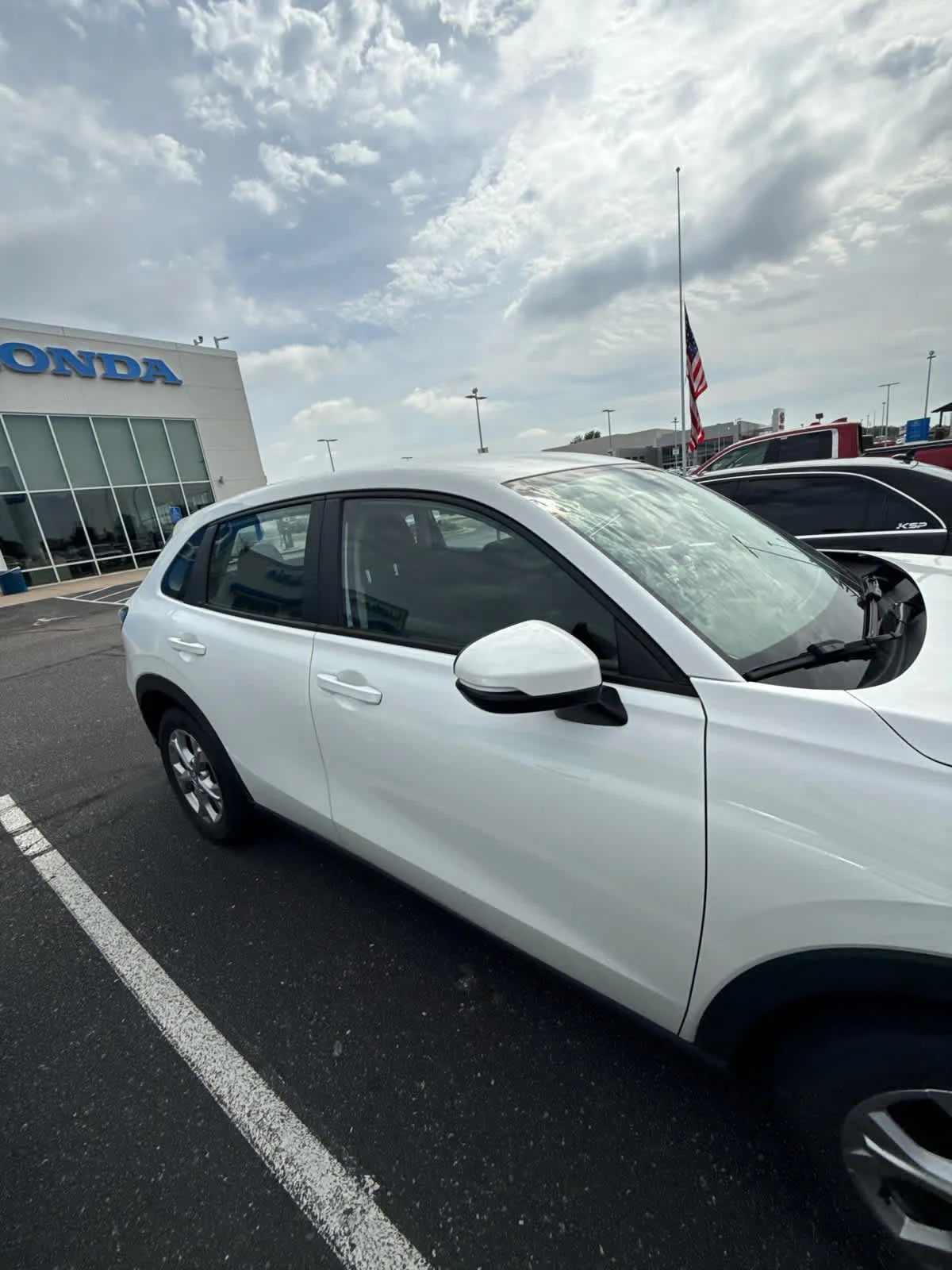 Used 2024 Platinum White Pearl Honda LX image 4