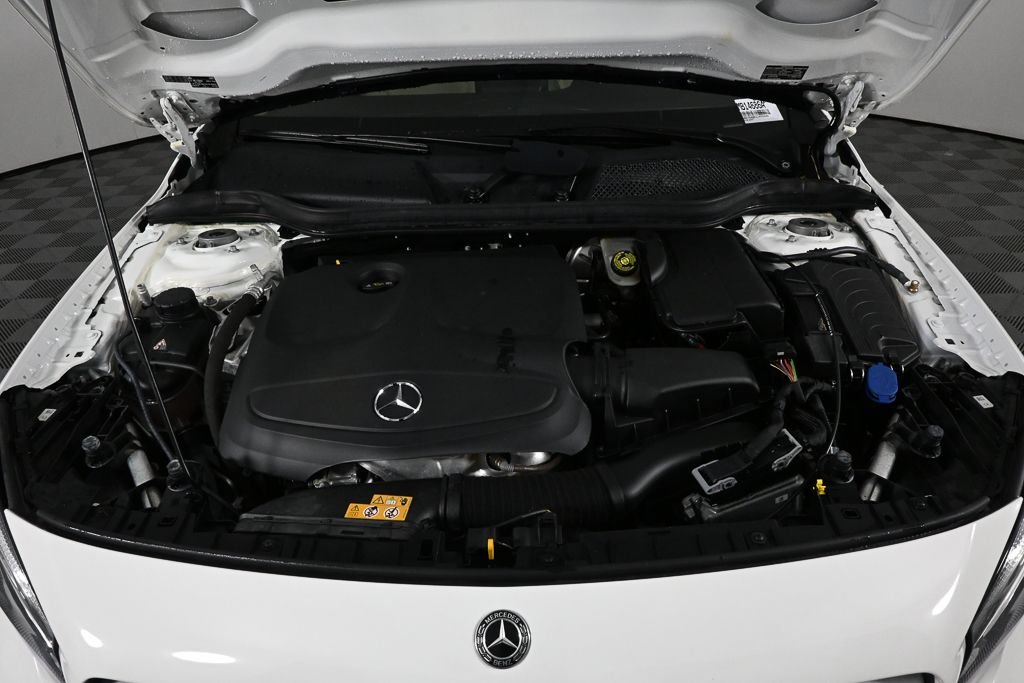 Used 2020 White Mercedes-Benz GLA 250 image 34