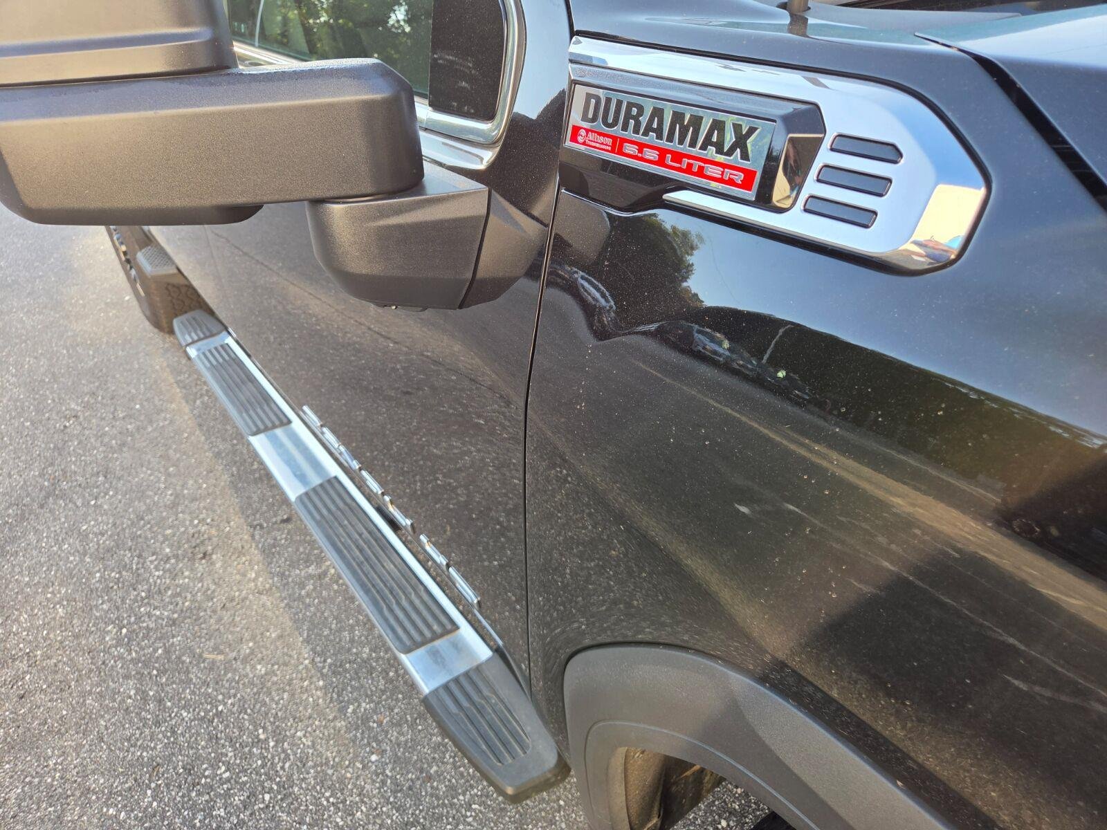 Used 2025 Onyx Black GMC Denali image 6