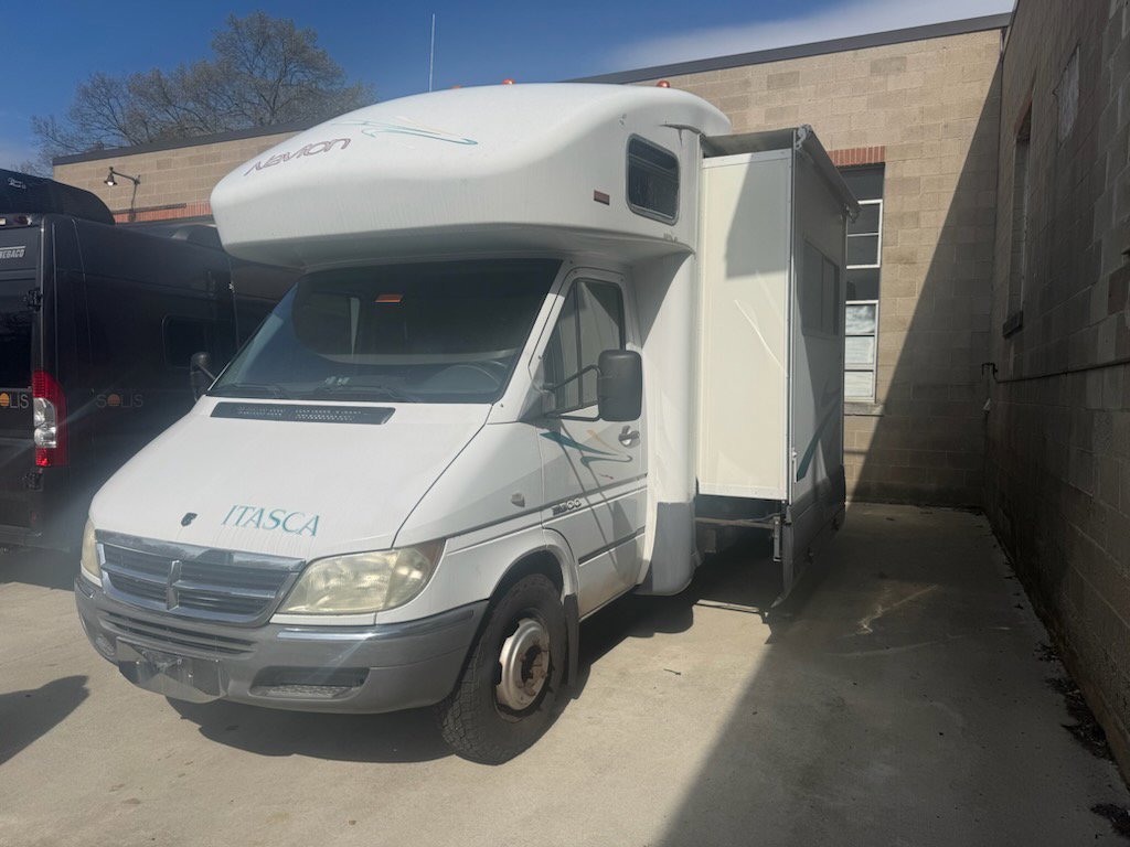 Used 2007 Arctic White Itasca 24DL image 2