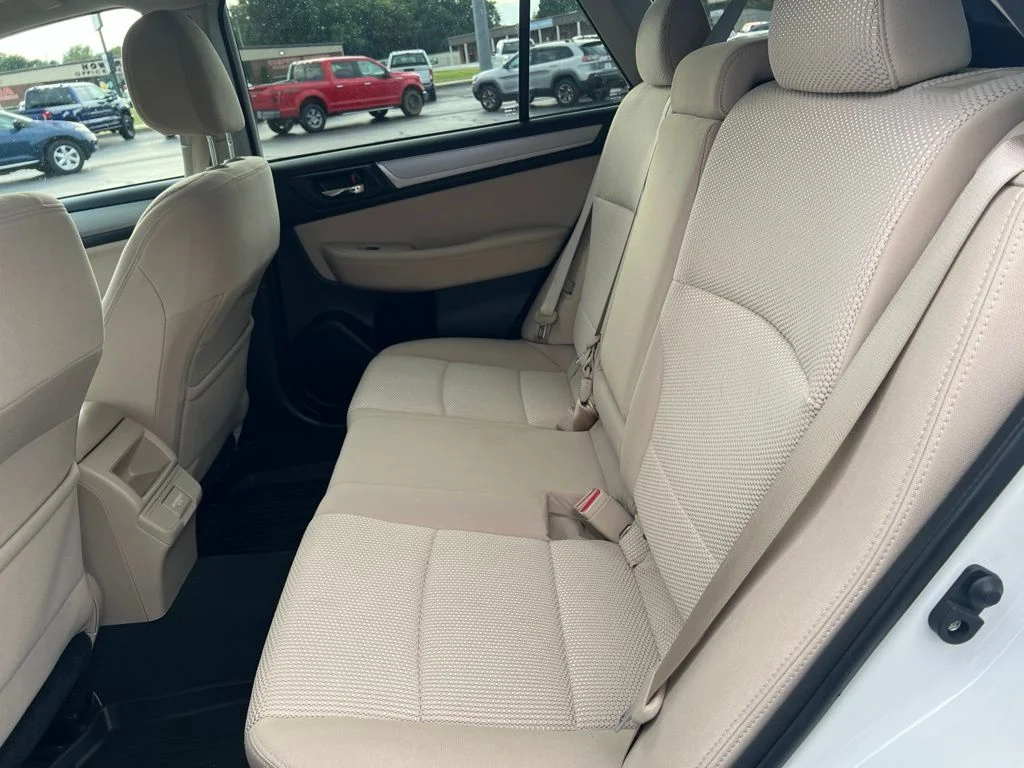Used 2018 White Subaru 2.5i Premium image 7