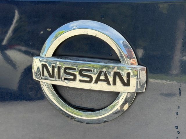 Used 2010 Blue Nissan Titanium image 23