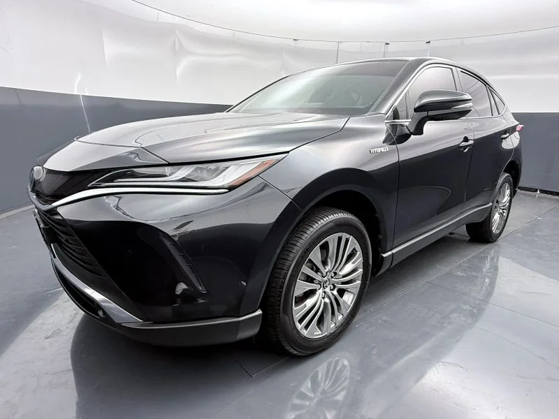 Used 2021  Toyota Limited Sport Utility 4D image 3