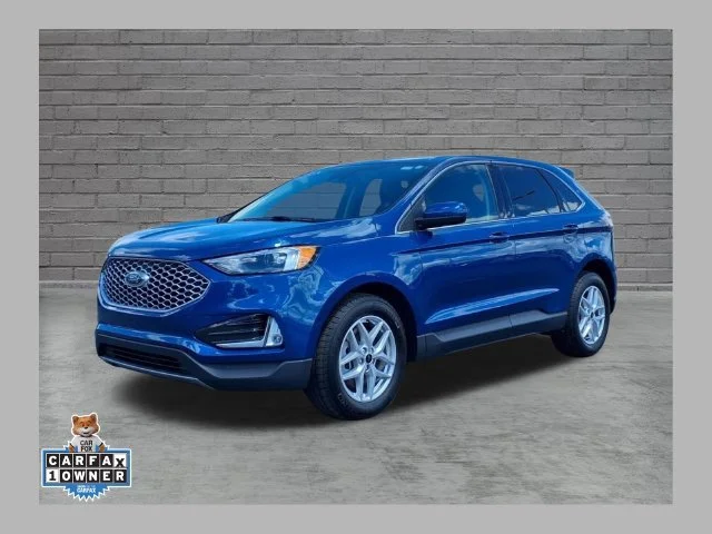Used 2023 Blue Ford SEL image 1