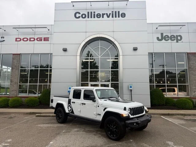 2025 Jeep Gladiator Nighthawk Auto's photo