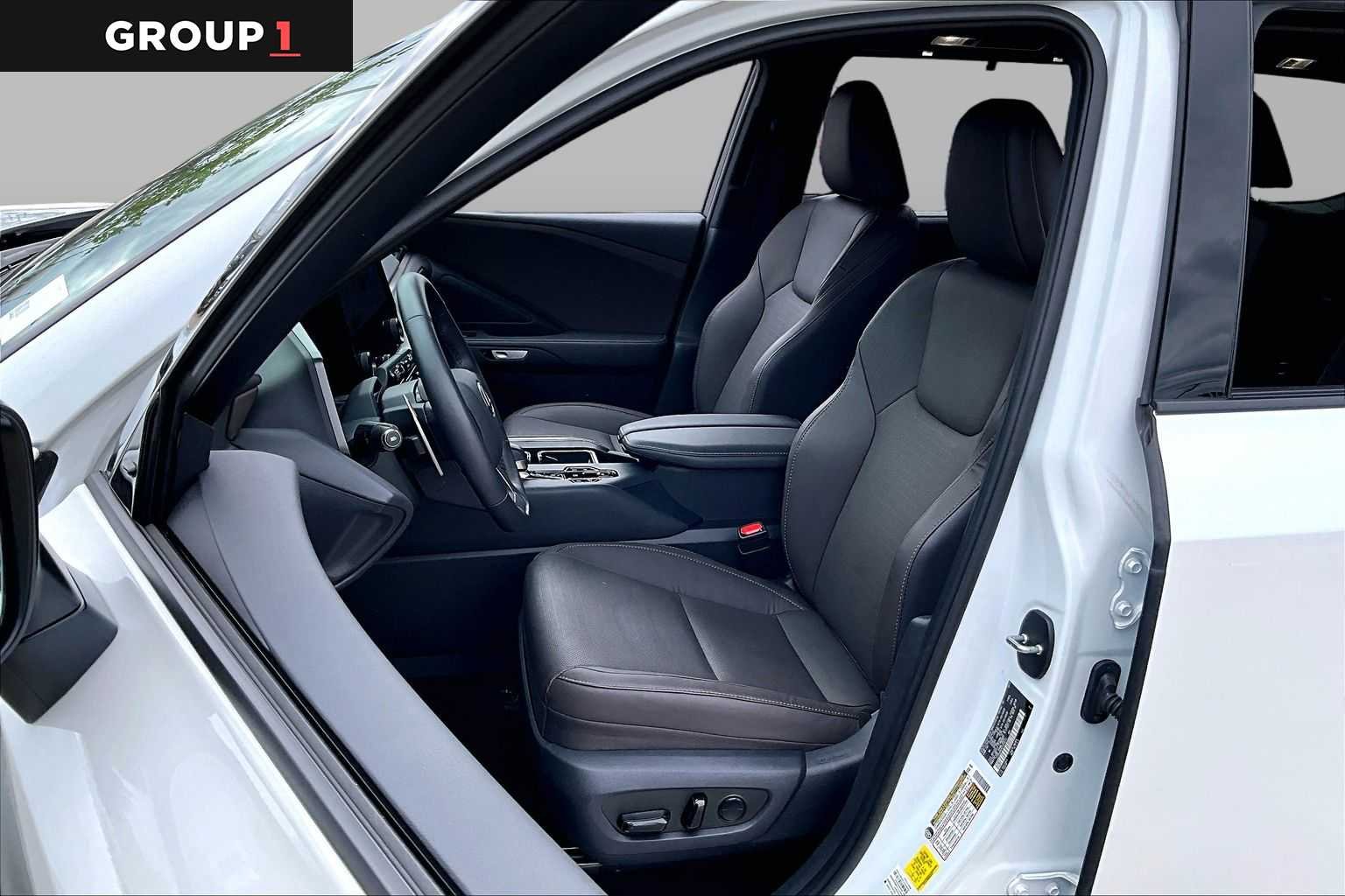 Certified Used 2025 WIND CHILL PEARL Lexus Premium image 7